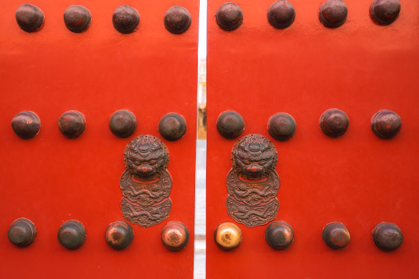 紫禁城的大门和门钉图片下载