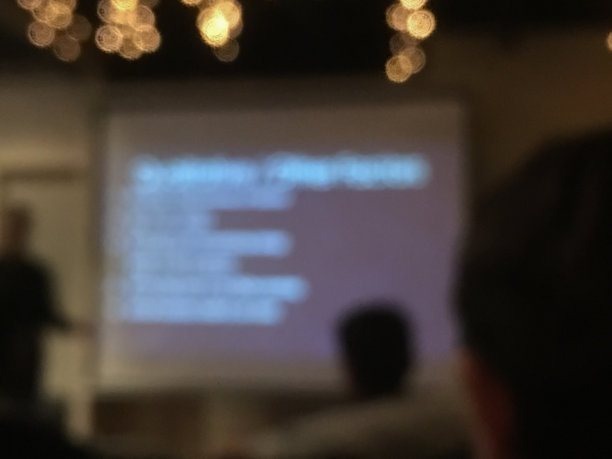 AI Fintech编程课堂的模糊场景图片下载