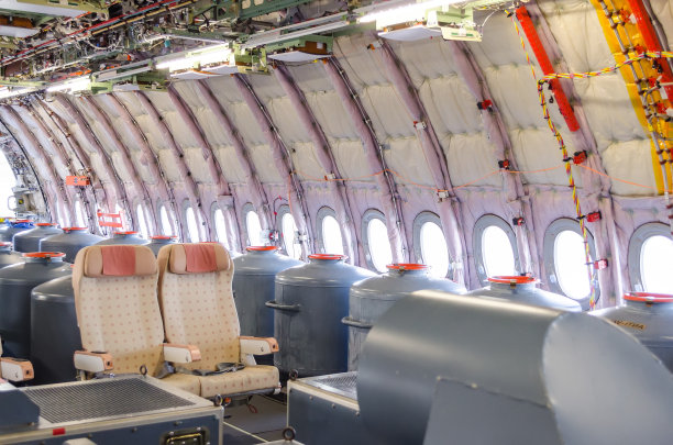 查看机舱与座位飞机，没有内部装饰，为测试飞行图片下载