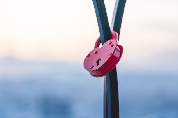 心形的挂锁图片下载