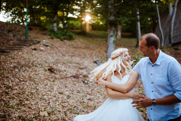 爱随着自然的节奏起舞图片下载