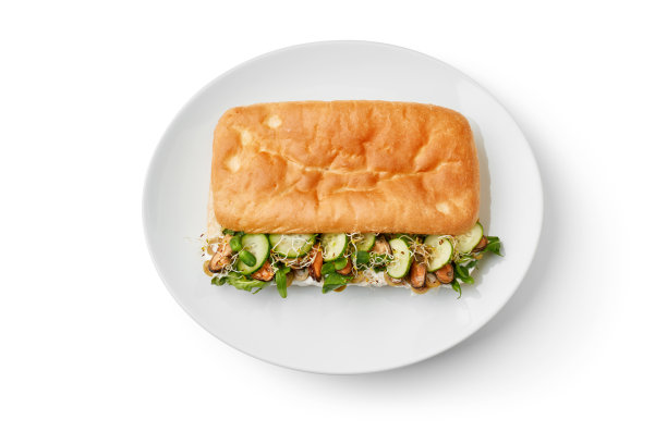 三明治在白色板孤立图片下载