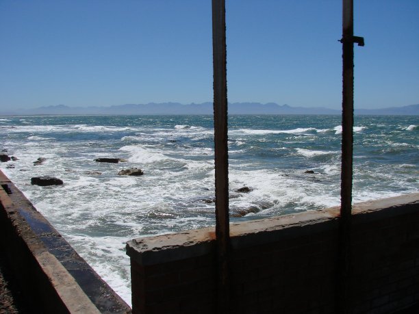 从火车上看到的福斯湾海岸线图片下载