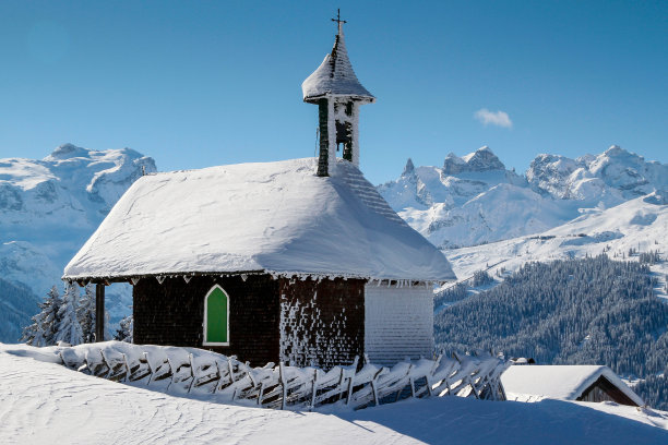 《冬天的小教堂》，弗沃尔，蒙塔丰，弗拉尔伯格，奥地利图片下载