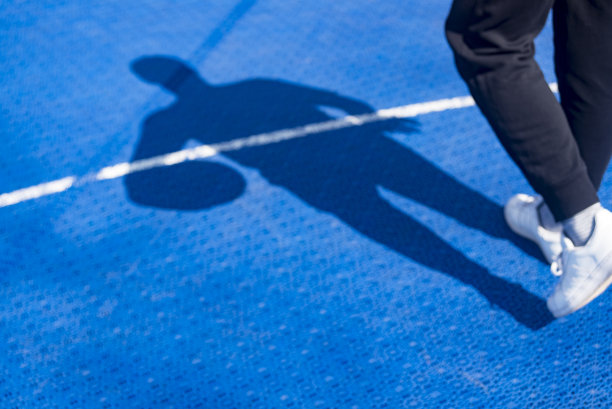 篮球运动员的影子图片下载