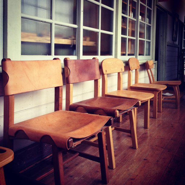 木头椅子图片下载