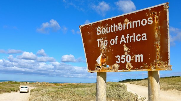 阿古拉斯角国家公园的古老风化标志图片下载