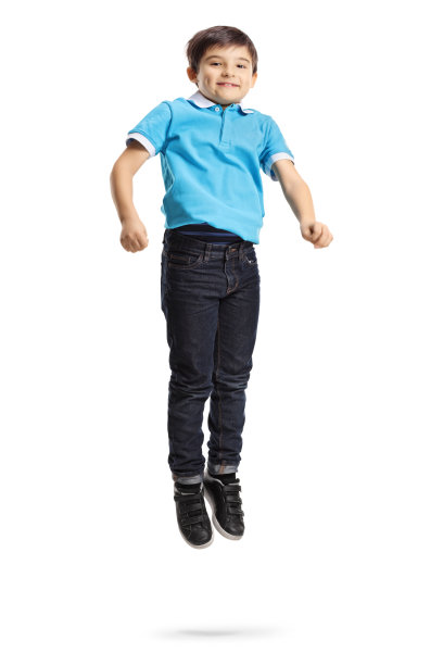 小男孩跳图片下载