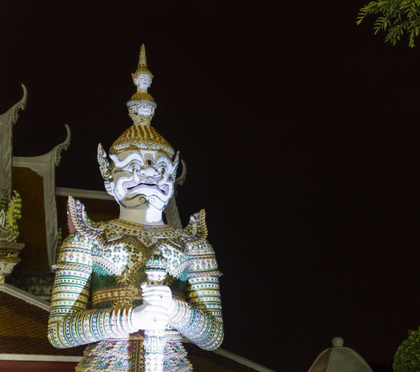 泰国曼谷神庙的巨型雕像。图片下载