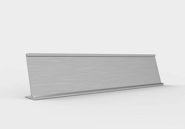 毛框门牌和墙牌或带有拉丝金属板的铭牌。3 d渲染插图。图片下载