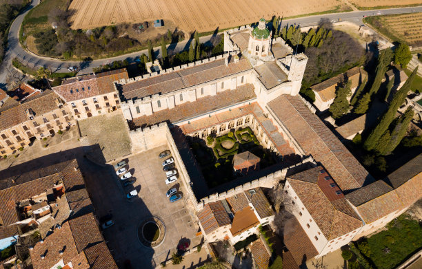 圣玛丽亚·德·桑特斯·克罗伊斯修道院图片下载