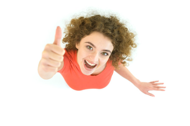 那个女人对着镜头竖起大拇指。从上面的观点图片下载