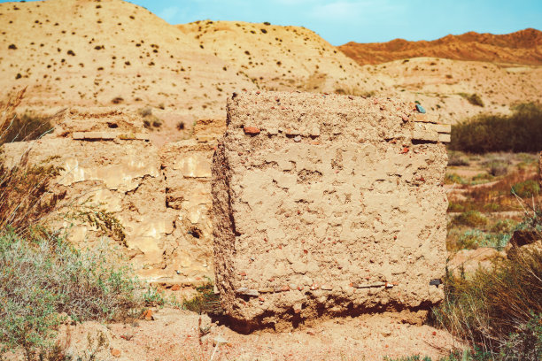 沙漠中的废墟图片下载