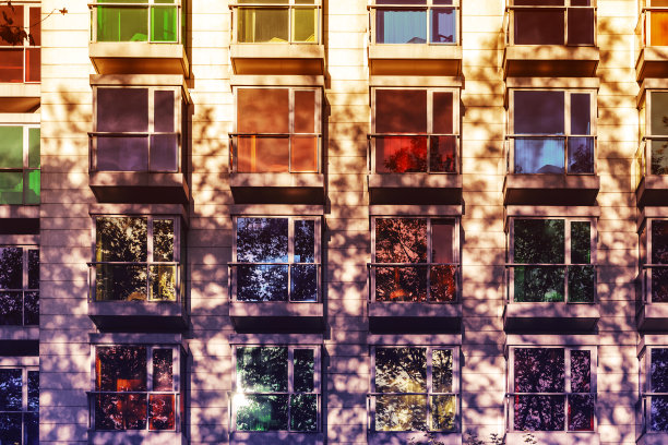 立面有彩色窗户图片下载