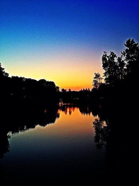 湖反射图片下载