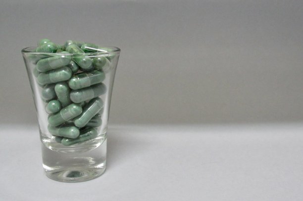 绿色胶囊图片下载