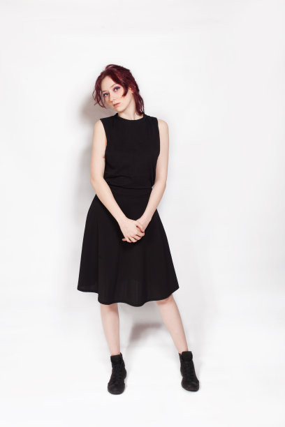 年轻女子肖像图片下载