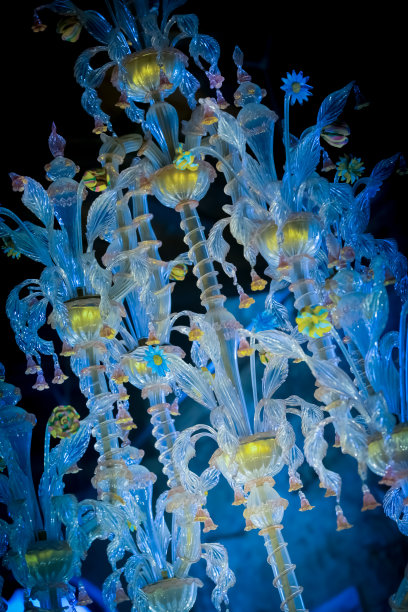 慕拉诺豪华玻璃吊灯图片下载