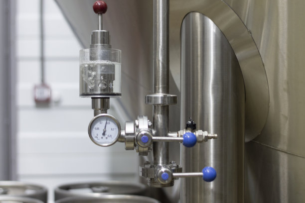从啤酒厂的储罐中生成气体的太平间机制图片下载