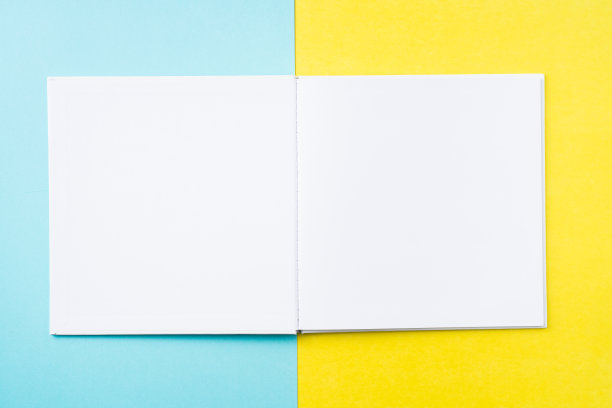 打开黄色和蓝色的白色方形笔记本图片下载