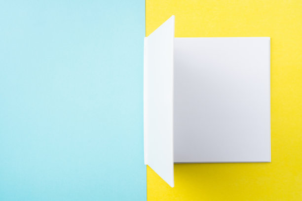 打开黄色和蓝色的白色方形笔记本图片下载