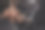 近的背影查看照片。赤膊男在俱乐部使用模拟训练图片下载