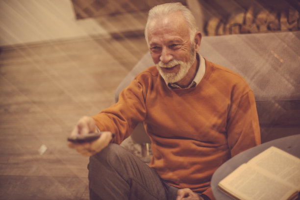 我的电视节目时间到了。图片下载