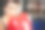 近距离的照片迷人的年轻女子与棕色眼睛在红色拳击手套图片下载