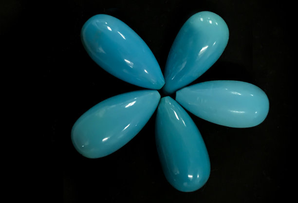 绿松石梨形状Cabochon绿松石梨图片下载