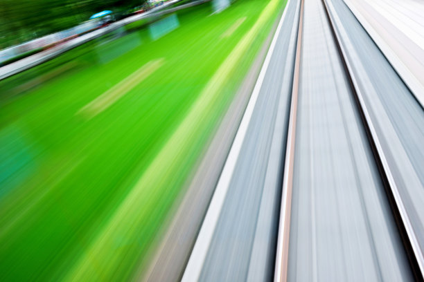 模糊的铁轨图片下载