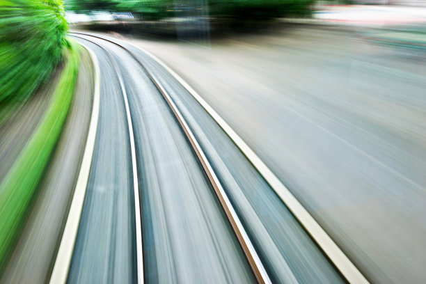 模糊的铁轨图片下载