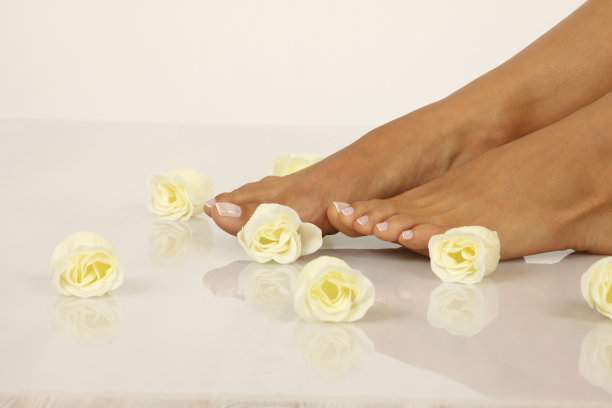 用美丽的花修脚图片下载