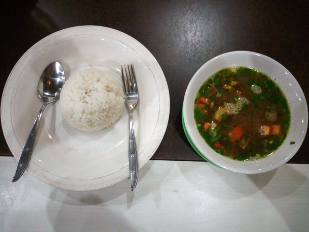 印尼西爪哇岛西汶的传统食物，由牛肉制成图片下载