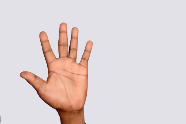 打开黑色的手掌。图片下载