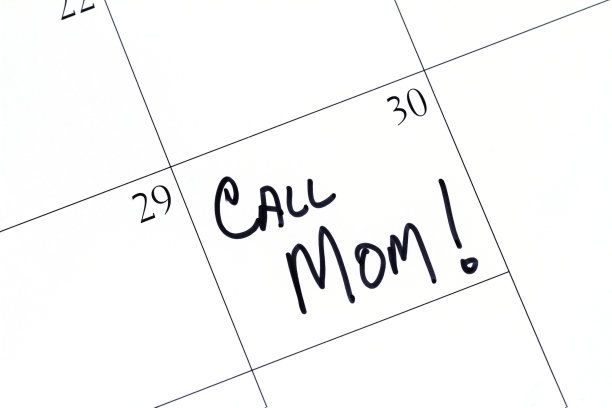 日历上有给妈妈打电话的提醒图片下载