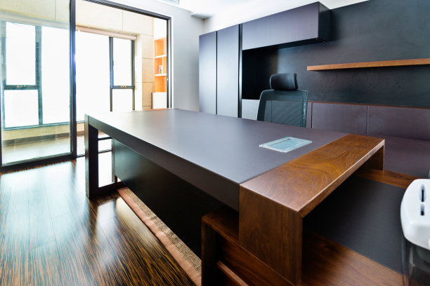 现代公寓的家庭办公室图片下载