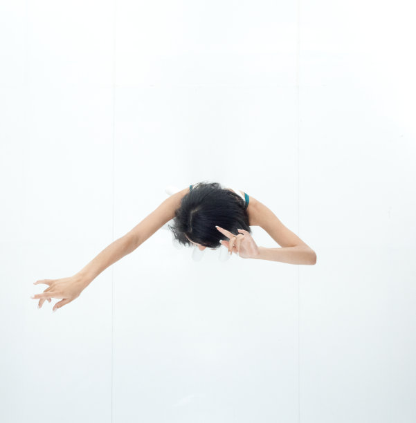 正上方是美丽的拉丁女子舞蹈图片下载