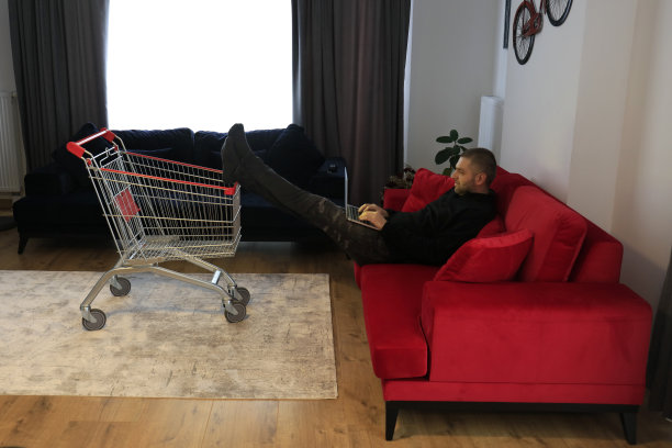 客厅里的购物车图片下载