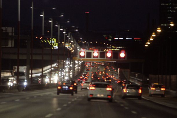 在车里的夜晚图片下载