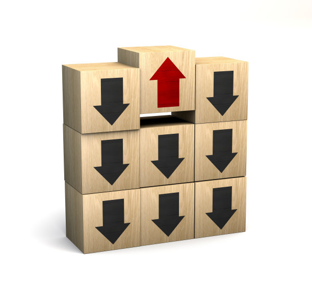 木块与红色箭头面对相反的方向，黑色箭头，独特，想不同，个人和从人群中脱颖而出。立方体形状,概念图片下载