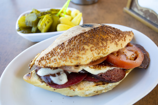 传统美味的土耳其食品;Izmir Cesme kumru三明治图片下载