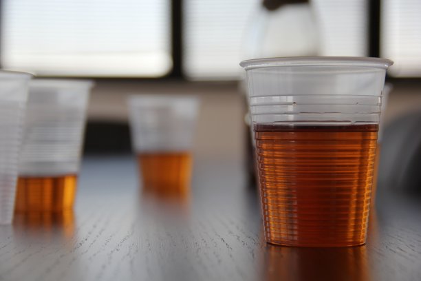 酒精饮料杯图片下载