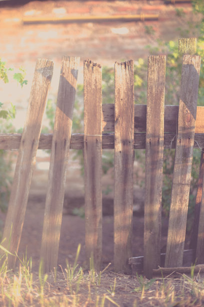 模糊的旧木栅栏背景图片下载