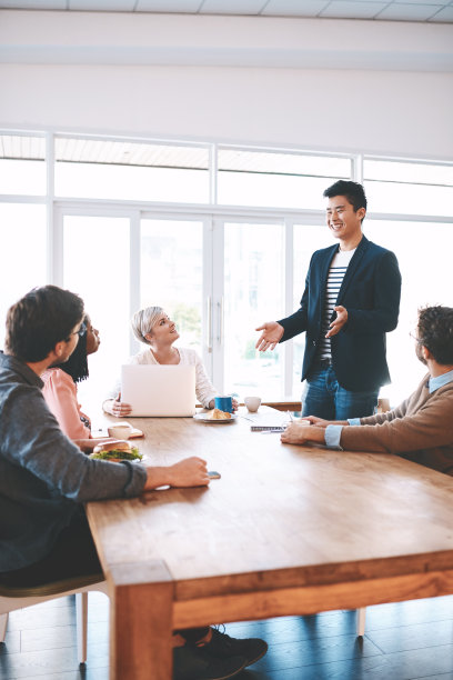 积极主动的团队是富有成效的团队图片下载