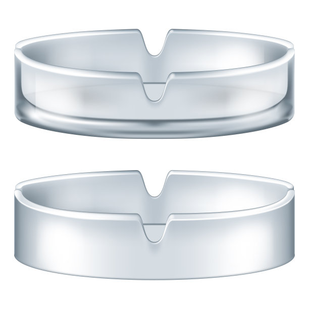 玻璃和陶瓷烟灰缸。图片下载