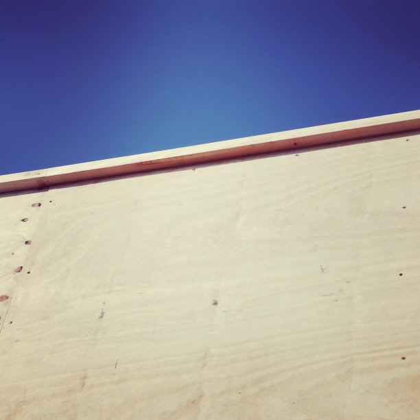 胶合板和天空图片下载