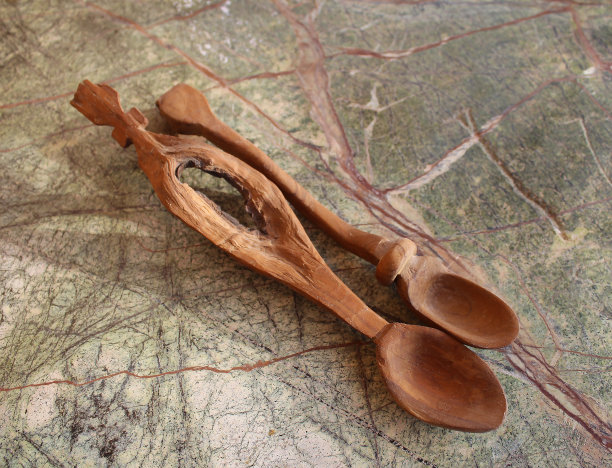 古老的木制手工勺子图片下载