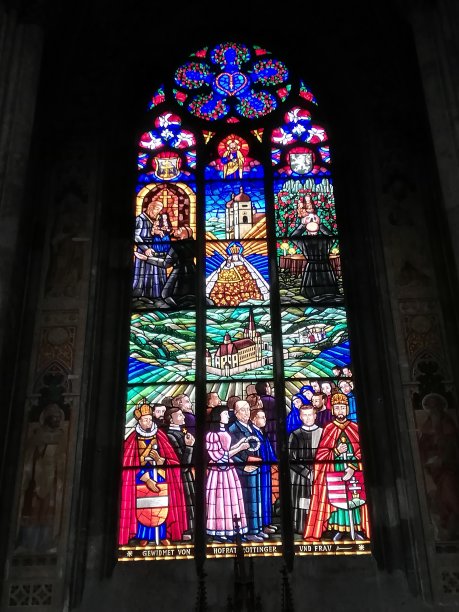 教堂的窗户图片下载