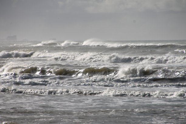 北海海岸的海浪图片下载