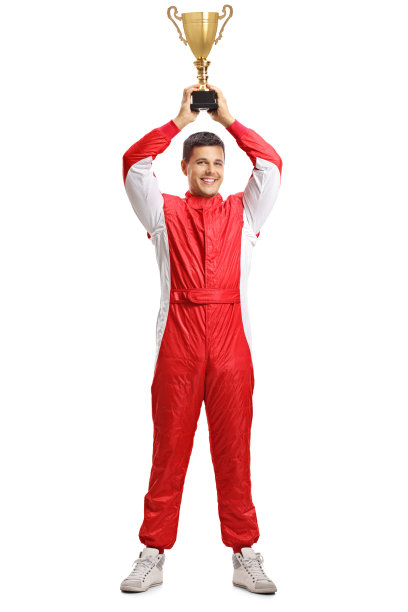 男赛车手把金杯举过头顶图片下载